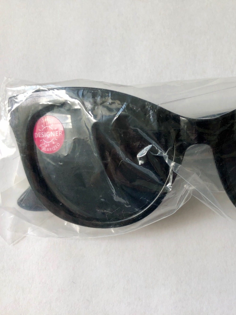 New Peepers Black Caliente UV 400 Sunglasses